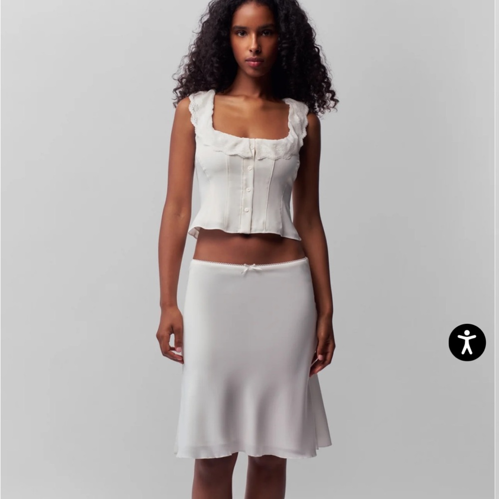 Danielle Guizio Paloma Lace Top in white - Picture 2 of 7
